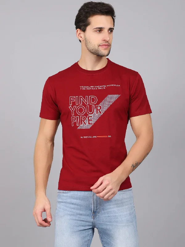 Men’s casual chevron top-Men's Maroon  Round neck Half Sleeve T-Shirt with Typographic print