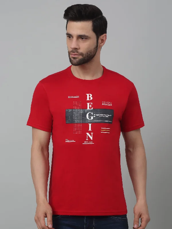 Men’s durable pique top-Men's Red  Round neck Half Sleeve T-Shirt with Typographic print